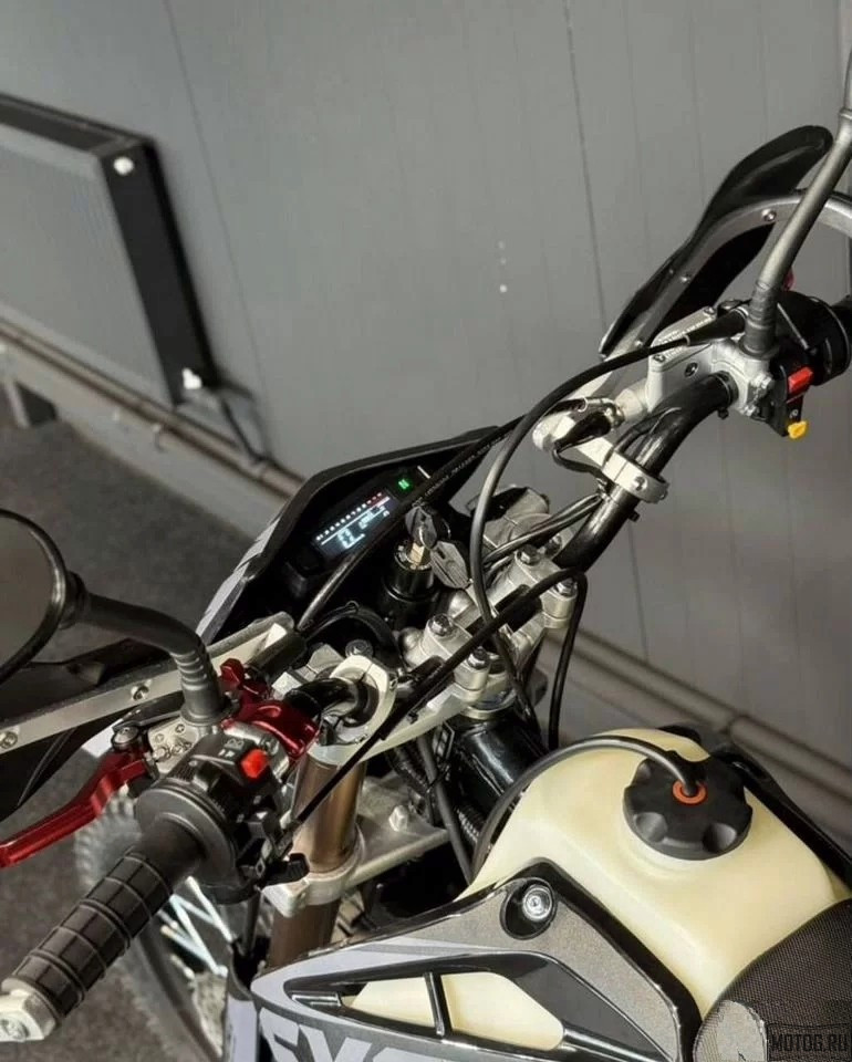 Эндуро мотоцикл SYCMCC 300 06 — мощь и комфорт для бездорожья Эндуро мотоцикл SYCMCC 300 06 — мощь и комфорт для бездорожья